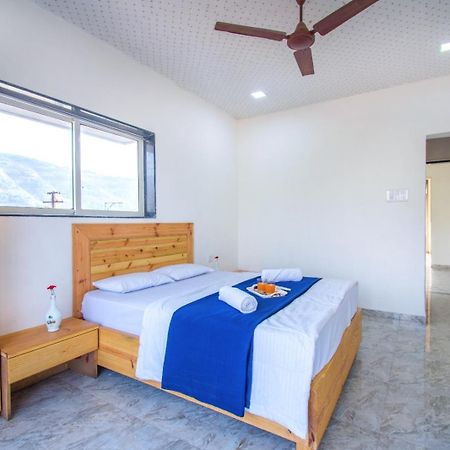 Empyrean Stay Ll 6Bhk Ll Royal Bramha Palace Ll Pvt Pool Ll Lonavala Bagian luar foto