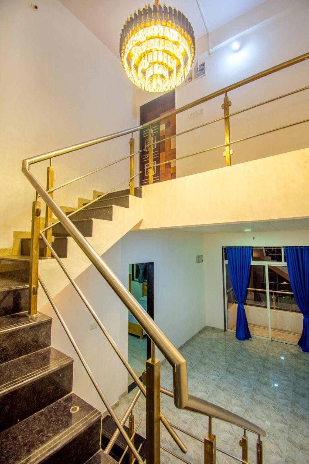 Empyrean Stay Ll 6Bhk Ll Royal Bramha Palace Ll Pvt Pool Ll Lonavala Bagian luar foto
