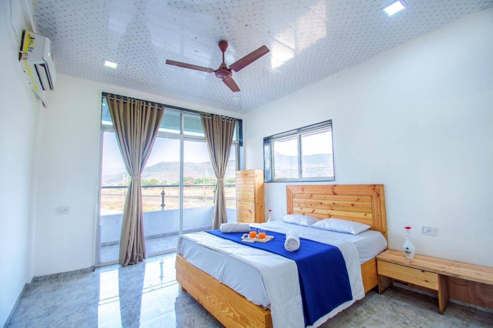 Empyrean Stay Ll 6Bhk Ll Royal Bramha Palace Ll Pvt Pool Ll Lonavala Bagian luar foto