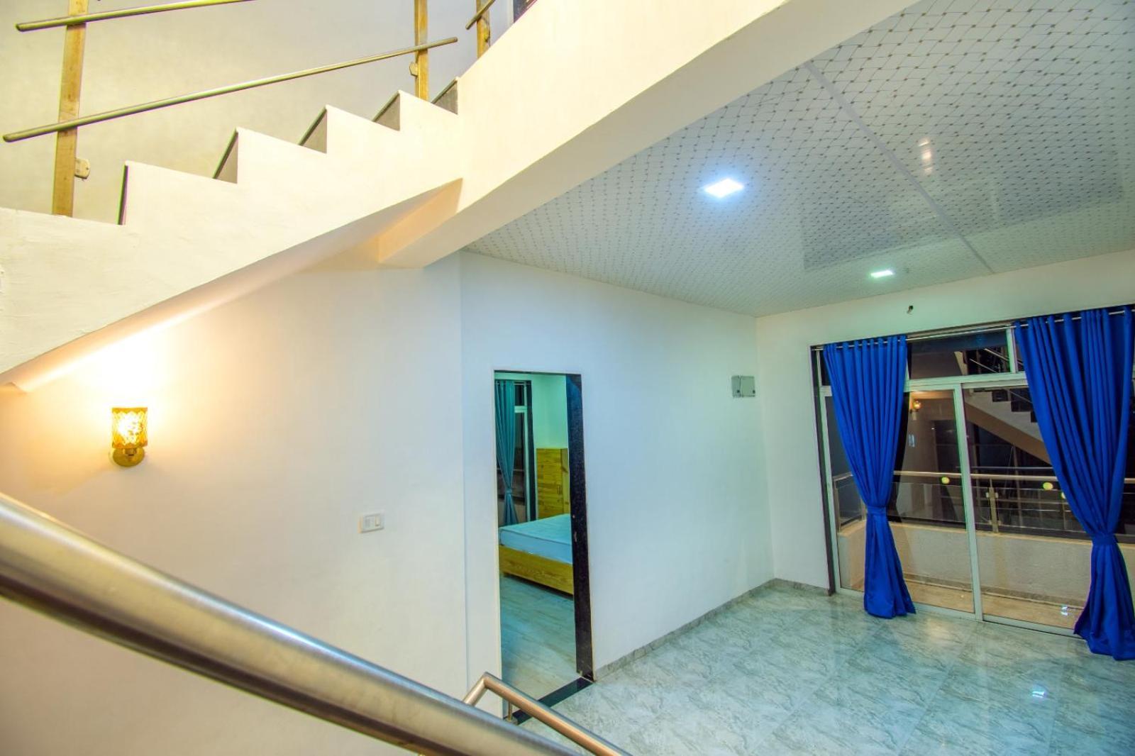 Empyrean Stay Ll 6Bhk Ll Royal Bramha Palace Ll Pvt Pool Ll Lonavala Bagian luar foto