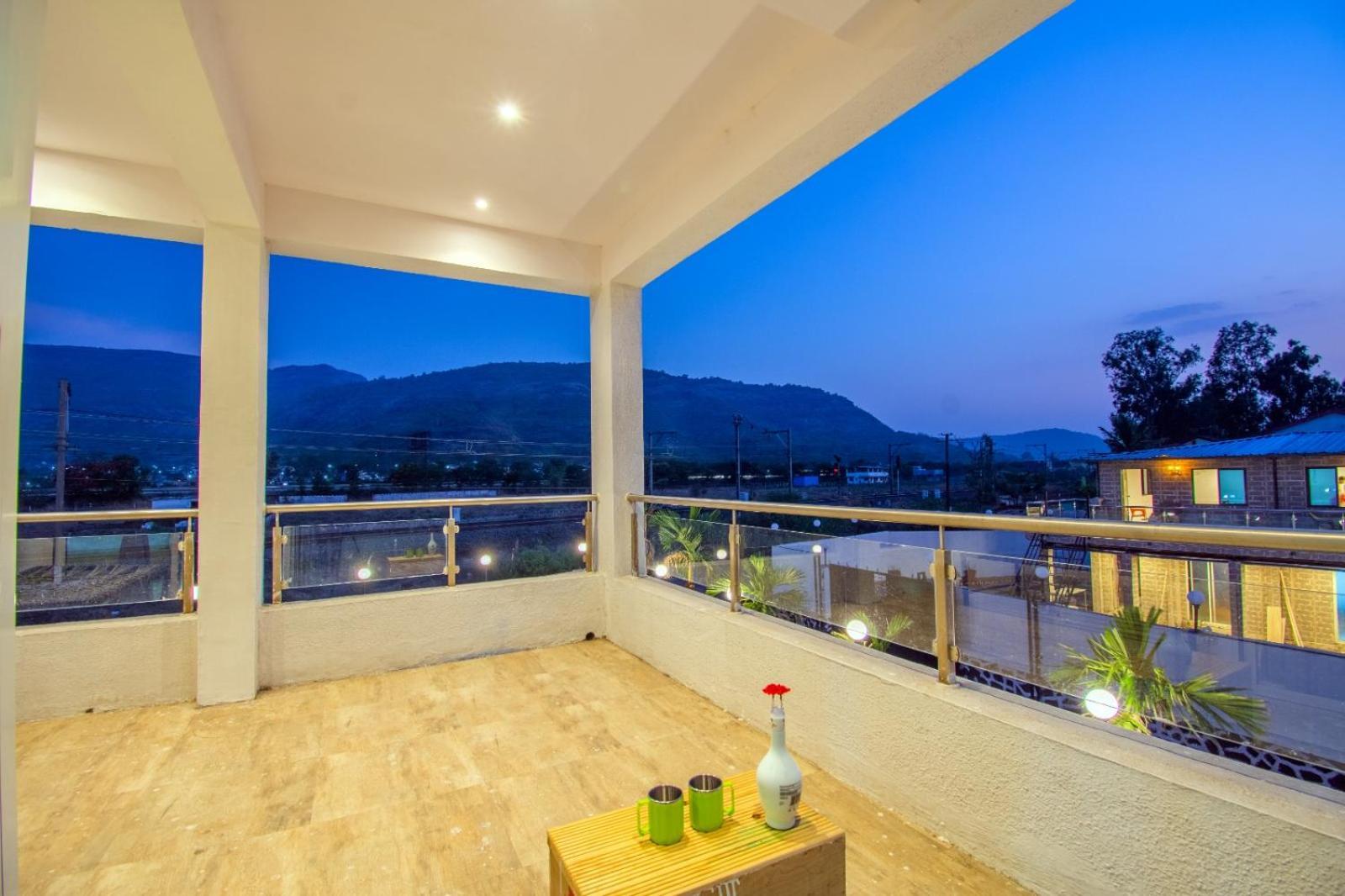 Empyrean Stay Ll 6Bhk Ll Royal Bramha Palace Ll Pvt Pool Ll Lonavala Bagian luar foto