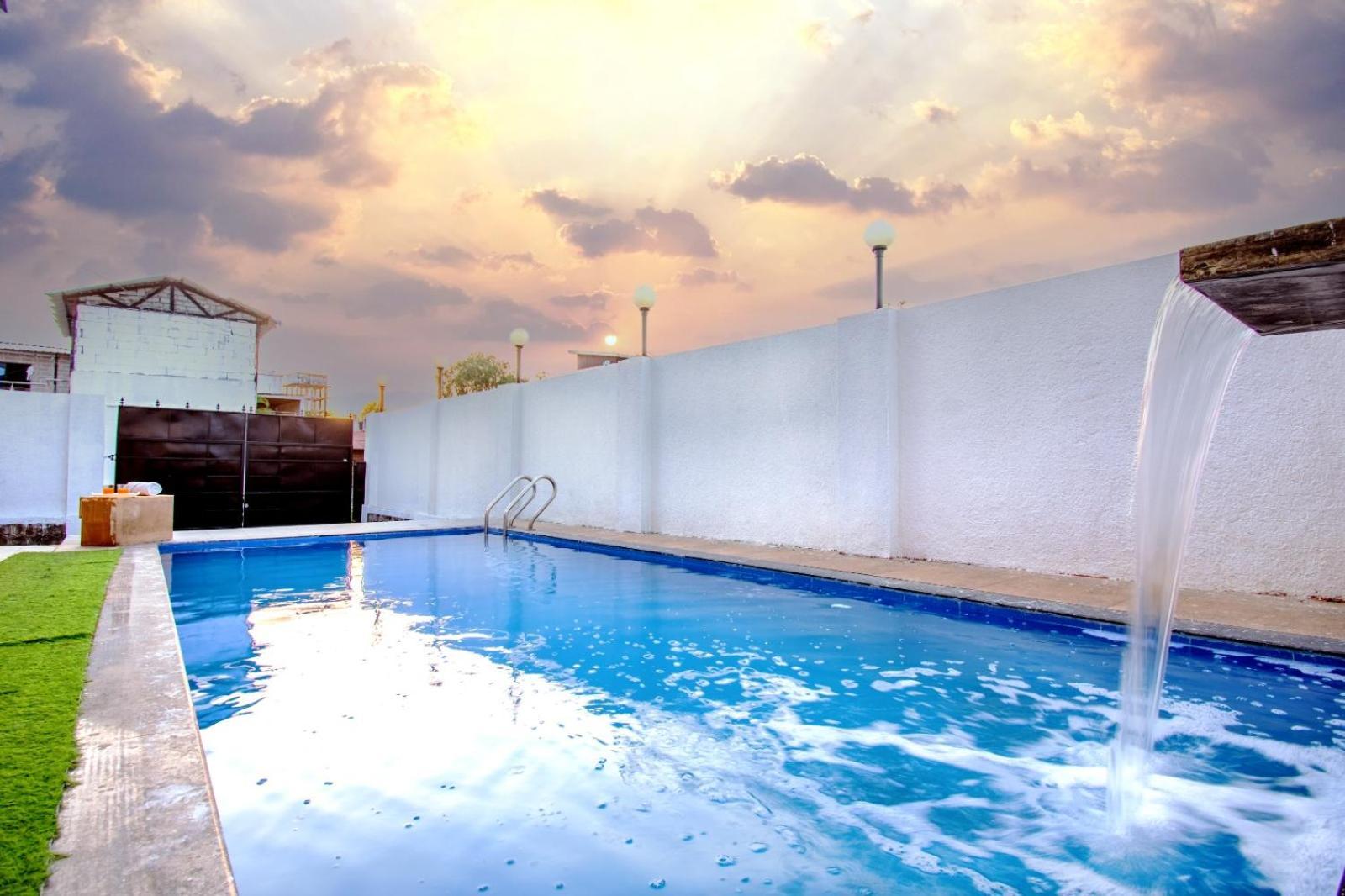 Empyrean Stay Ll 6Bhk Ll Royal Bramha Palace Ll Pvt Pool Ll Lonavala Bagian luar foto